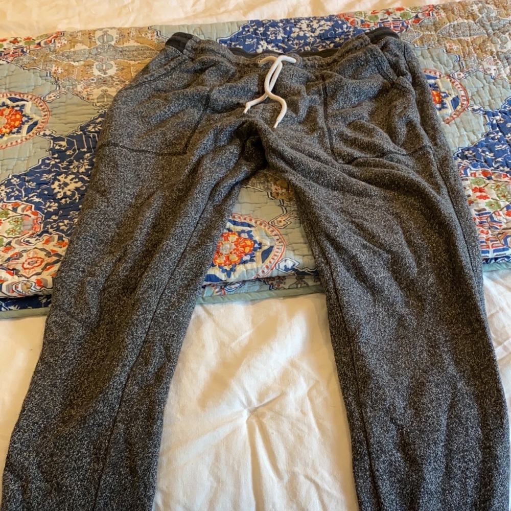 Men’s GAP joggers size medium